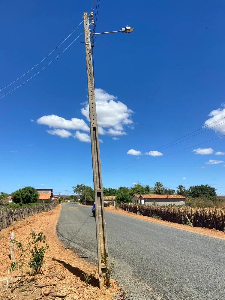 Comunidade quilombola de Angical, em Colônia do Piauí, solicita à Equatorial a remoção de postes no meio da rodovia …