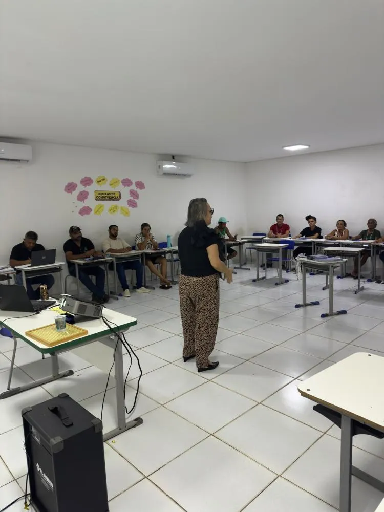 Oficina discute fechamento dos lixões e implementação da coleta seletiva em Colônia do Piauí — imagem 10