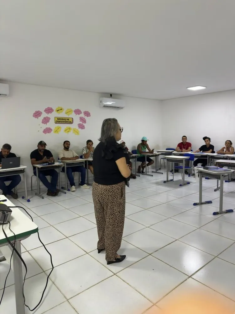Oficina discute fechamento dos lixões e implementação da coleta seletiva em Colônia do Piauí — imagem 9