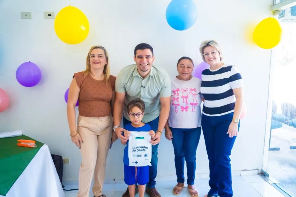 Sete crianças recebem óculos após atendimento da Carretinha da Saúde em Colônia do Piauí — imagem 4
