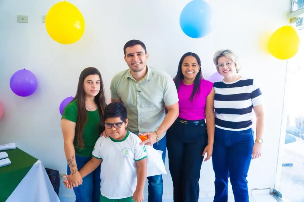 Sete crianças recebem óculos após atendimento da Carretinha da Saúde em Colônia do Piauí — imagem 2