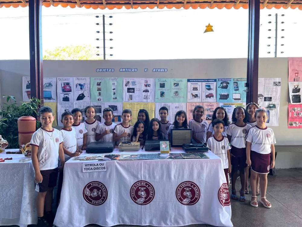 Objetos antigos ganham novas histórias em exposição do 2º ano do Colégio Paulo Freire — imagem 1