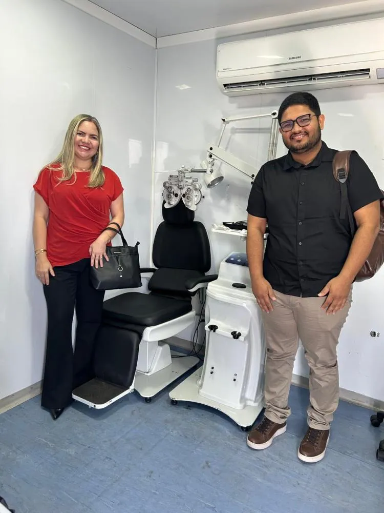 Representantes de São Miguel do Fidalgo conhecem estrutura da Carreta da Oftalmologia em Floriano — imagem 2