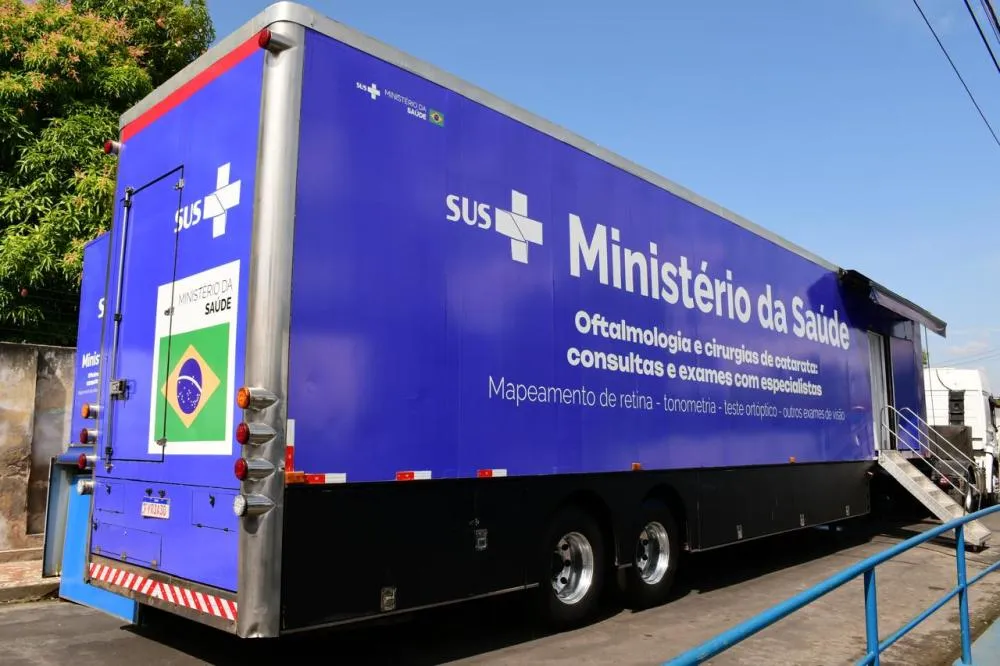 Representantes de São Miguel do Fidalgo conhecem estrutura da Carreta da Oftalmologia em Floriano — imagem 5