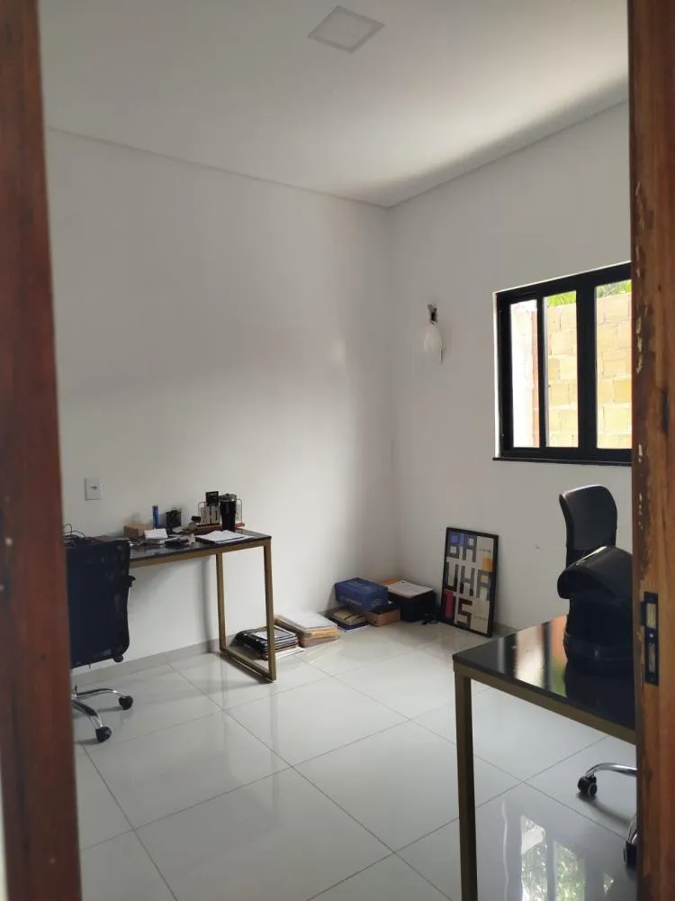 Casa à venda em Oeiras combina espaços amplos, planejamento e conforto em cada ambiente — imagem 9